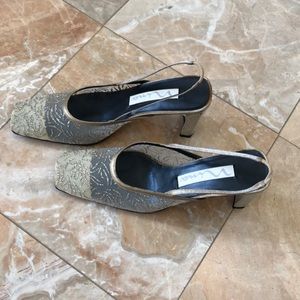 Shoe